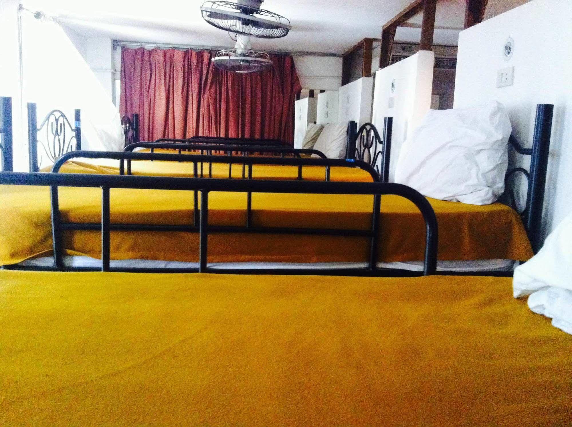 Hello Guest House Bangkok Buitenkant foto